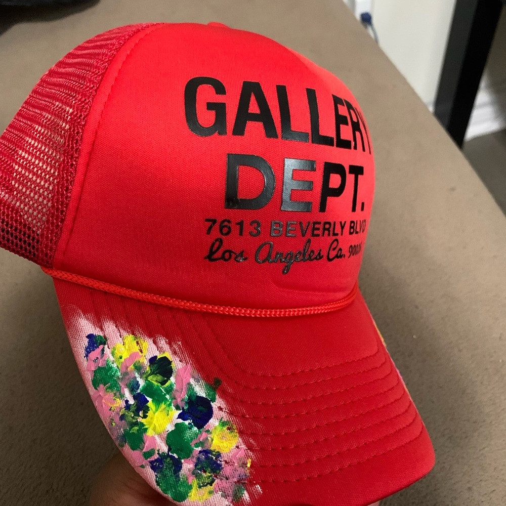 Gallery dept hat